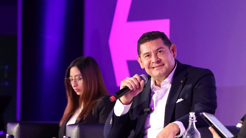 El presidente de Telefónica, José María Álvarez-Pallete, durante una conferencia en el Mobile World Congress 2023.