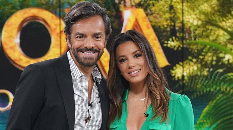 Eva Longoria y Luis Fonsi en la alfombra verde de los Premios Billboard 2022