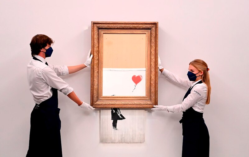 Banksy subasta su obra 'Love is in the Bin' por 18,5 millones de euros