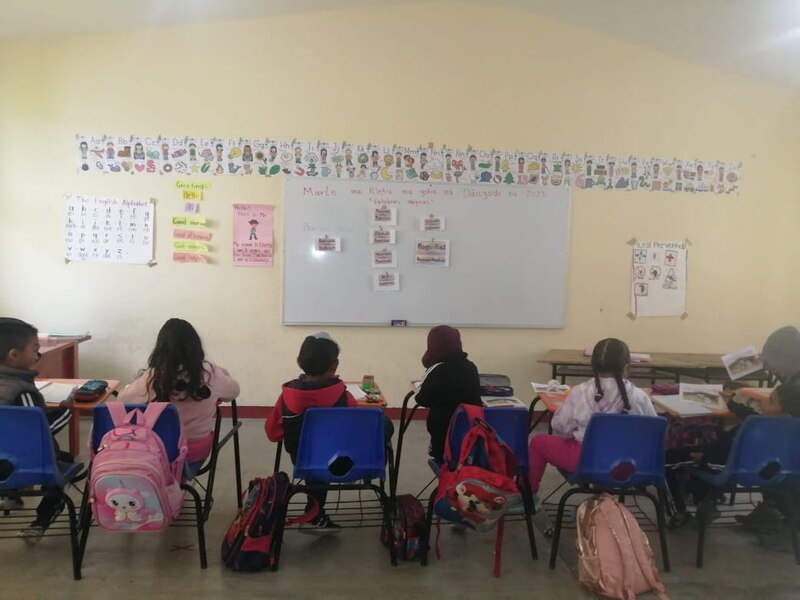 Niños indígenas en una escuela rural de Guatemala