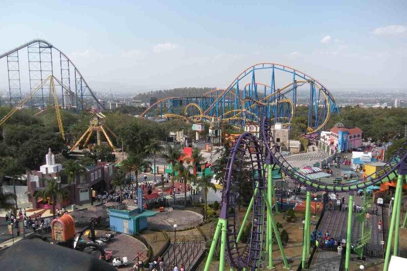 ¡Diversión en el parque de atracciones!
