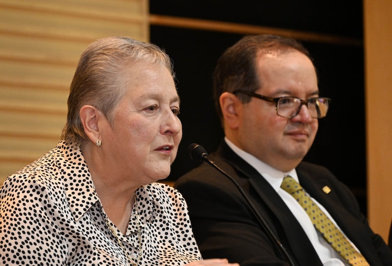 La jueza Ruth Bader Ginsburg y el juez Neil Gorsuch durante una conferencia en la Universidad de Columbia