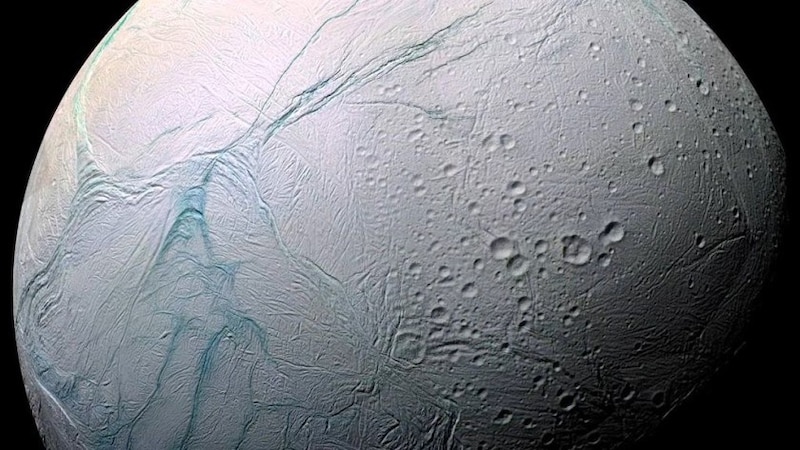 Encélado, la luna helada de Saturno