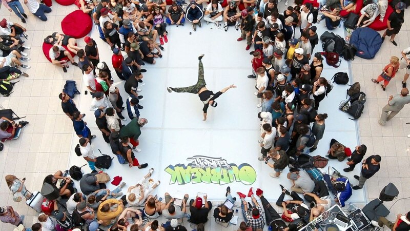 Batalla de breakdance en la plaza