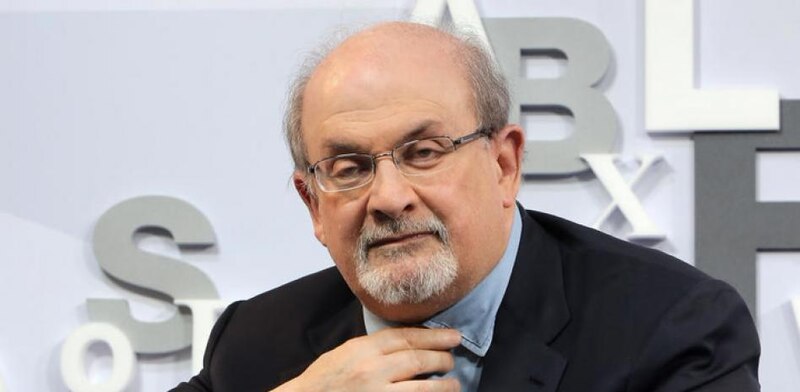 El escritor Salman Rushdie