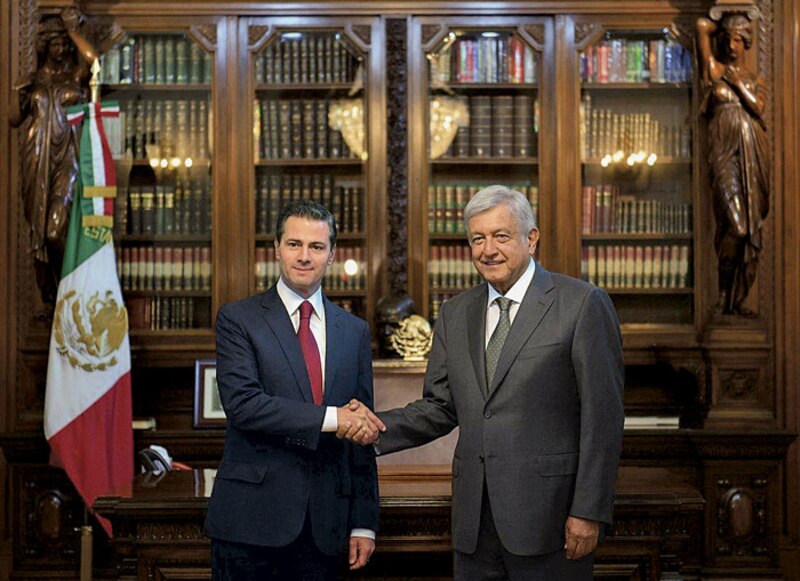 El presidente electo Andrés Manuel López Obrador se reúne con el presidente Enrique Peña Nieto