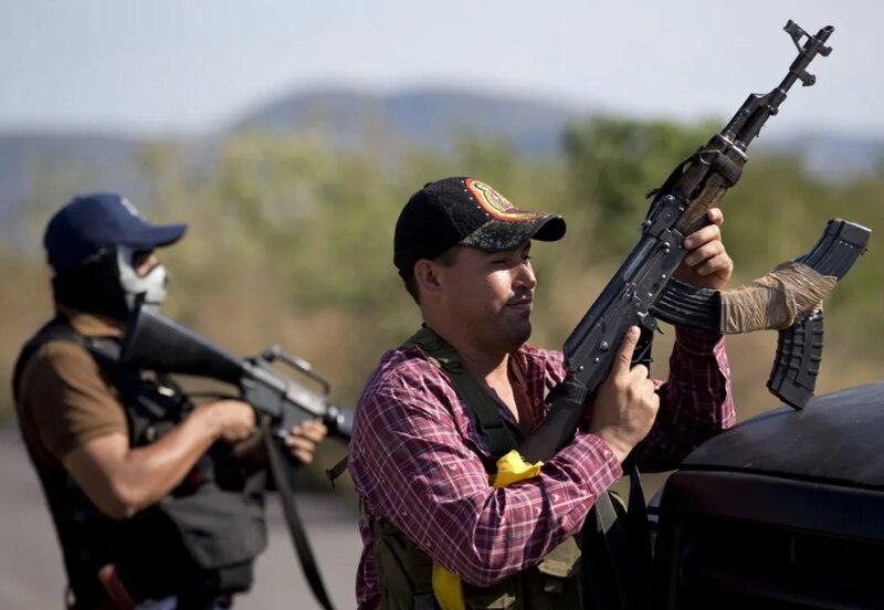 Enfrentamiento entre policías y delincuentes deja varios heridos