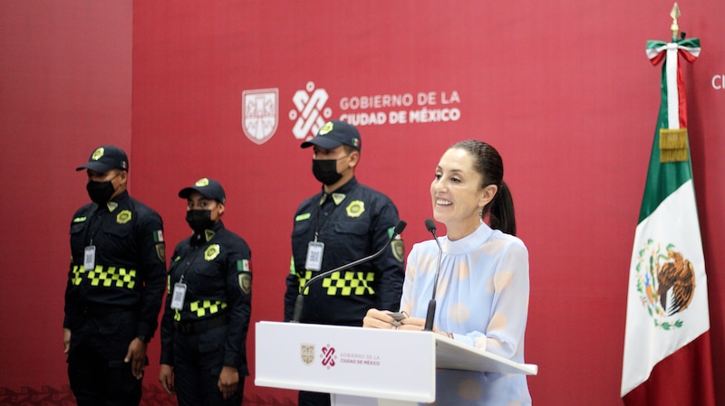 Title: Sheinbaum encabeza ceremonia de graduación de policías