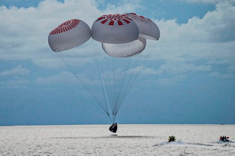 Cápsula de SpaceX regresa a la Tierra