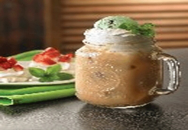 malteada de menta con crema batida