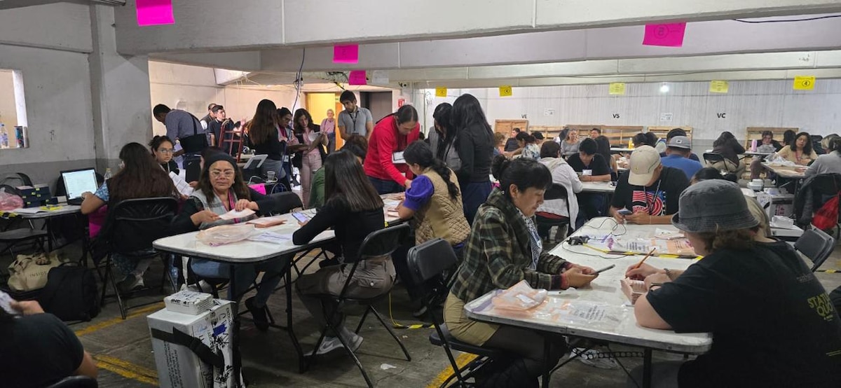 En el corazón del distrito 10: cuando la democracia se captura entre risas, tormentas y turnos rotativos