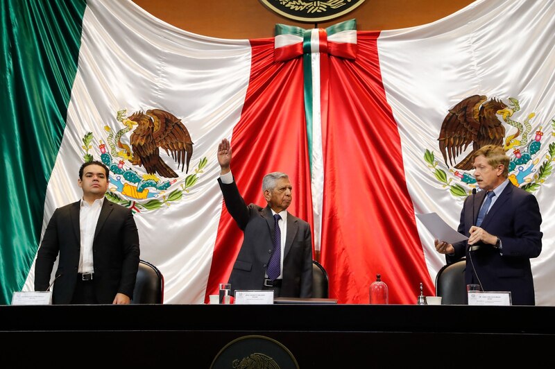 El presidente Andrés Manuel López Obrador rinde protesta ante el Congreso de la Unión.