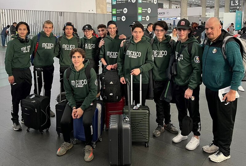 ¡La selección mexicana de hockey sobre hielo ya está en camino a su próximo torneo!