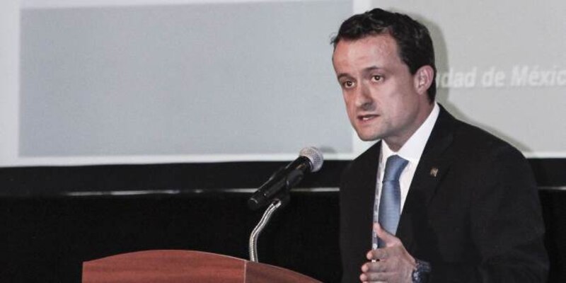 El presidente de México, Enrique Peña Nieto, da un discurso en un evento público.
