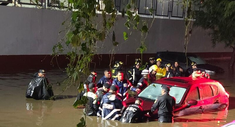 Rescate de personas en inundación