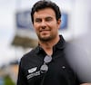 Sergio Pérez visita también sede de Cadillac en Silverstone