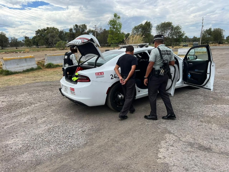 Policía detiene a un hombre en México