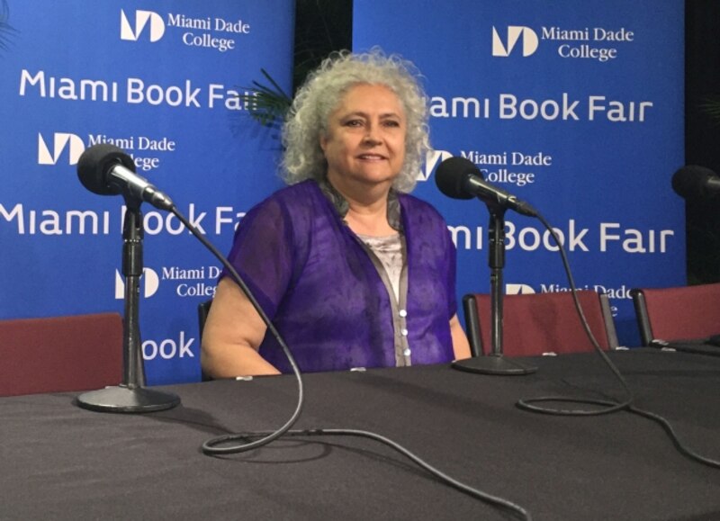 Autora invitada en la Feria del Libro de Miami