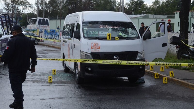 Asesinan a tiros a un hombre en la puerta de su casa en la colonia Satélite