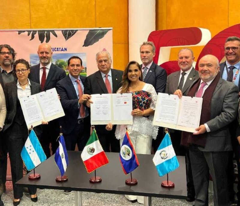 Firma de convenio de colaboración entre la Secretaría de Educación de Yucatán y la Universidad Autónoma de Yucatán