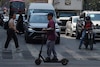 Aprueban dictamen para que conductores de scooters y motos eléctricas porten licencia