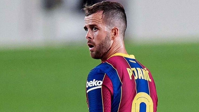 El futbolista Miralem Pjanic, del Barcelona, durante un partido de fútbol.
