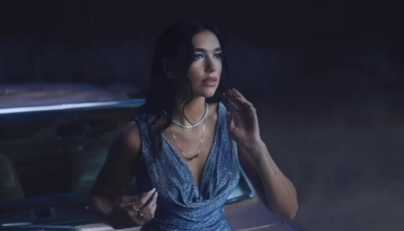 Dua Lipa, la estrella del pop, en una imagen promocional para su nuevo álbum.