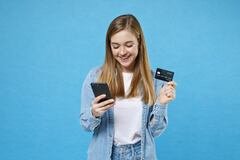 El Cupo en Dólares: Avances en efectivo con tu propia tarjeta de crédito el 2026