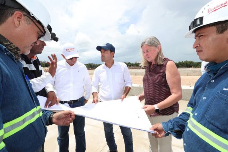 Visita de la alcaldesa a las obras de construcción del nuevo puente.