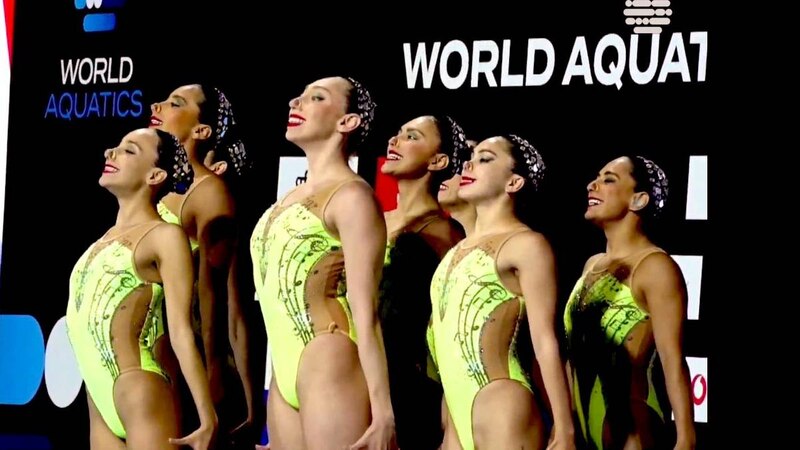 Nadadoras sincronizadas españolas celebran su victoria en el Campeonato Mundial de Natación