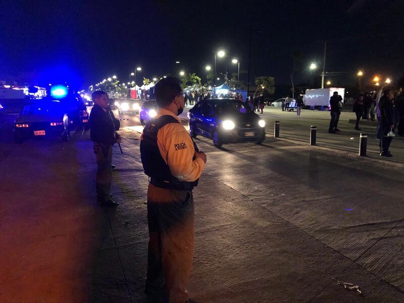 Policía en la noche
