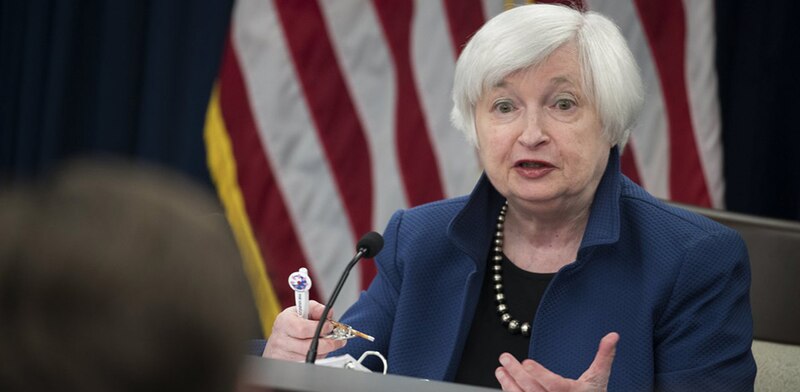 Janet Yellen, Secretaria del Tesoro de EE.UU., habla en una conferencia de prensa.