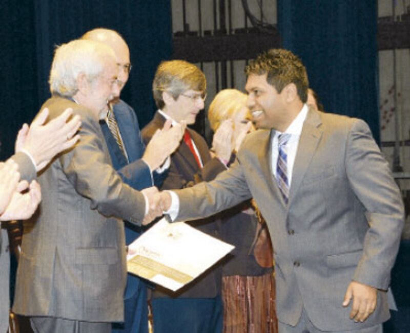 Entrega de premios a los mejores estudiantes de la universidad