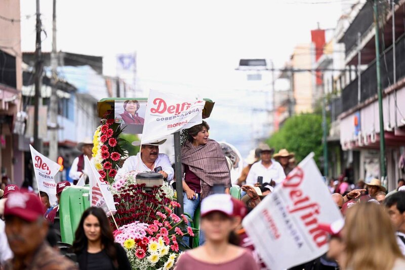 Delfina Gómez encabeza marcha en Texcoco