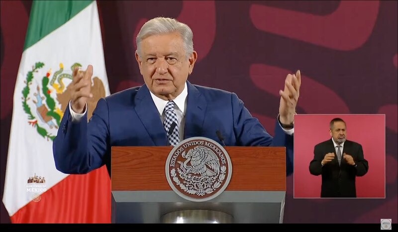 El presidente Andrés Manuel López Obrador da un discurso.