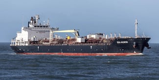 EU levanta restricciones al crudo de Rusia, pero excluye a Cuba de esta flexibilización