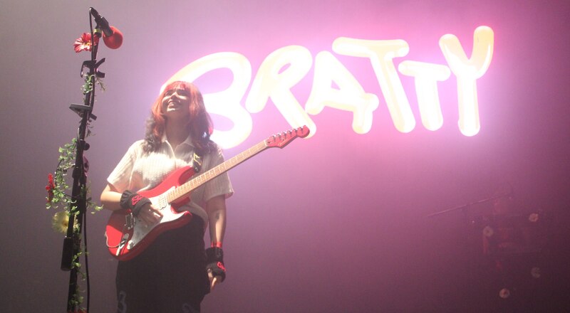 Bratty, la artista que está rompiendo barreras en la industria musical