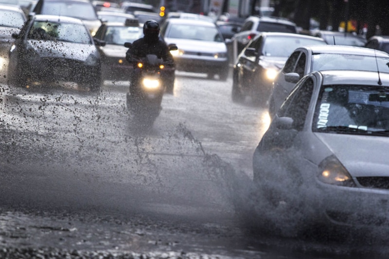 Tras la lluvia registrada en la ciudad, algunas partes registraron encharcamientos.