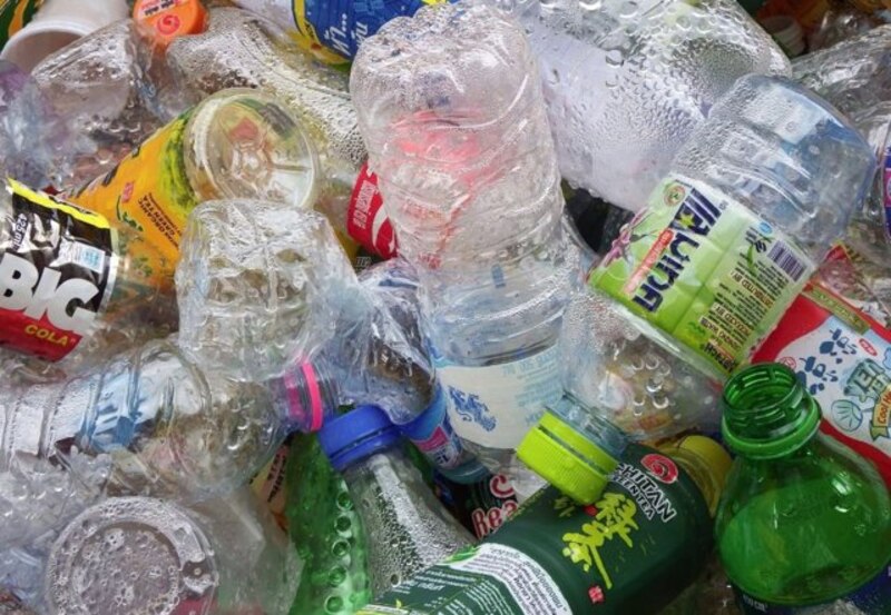 Botellas de plástico reciclables