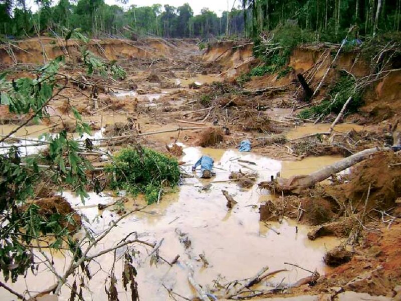 La minería ilegal contamina el medio ambiente