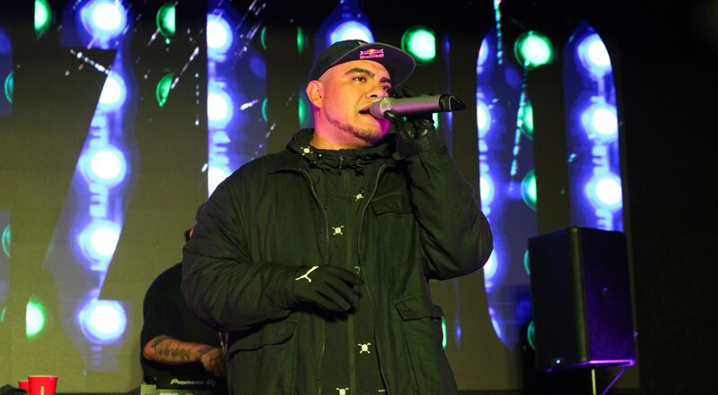 Rapero puertorriqueño Ñengo Flow se presenta en concierto