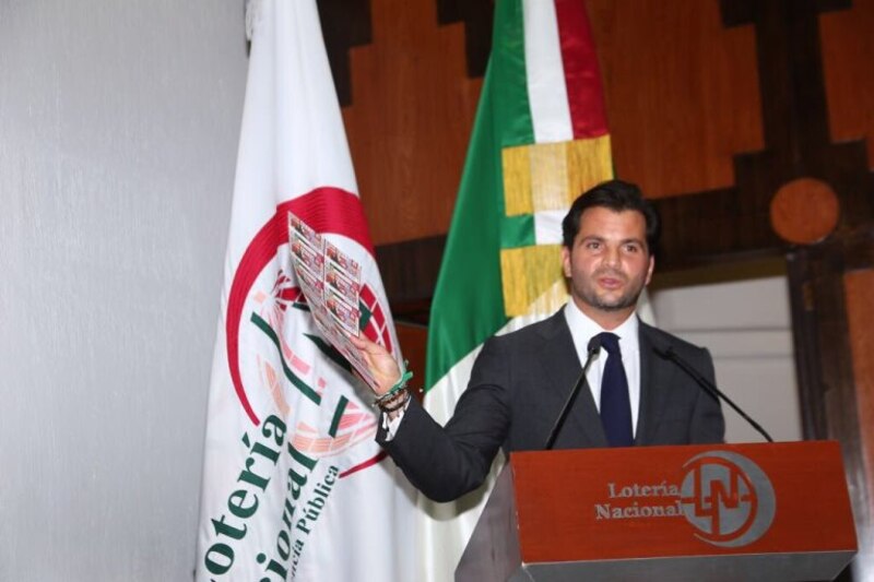 El director general de la Lotería Nacional, Pedro Pablo Treviño Villarreal, durante la conferencia de prensa para anunciar el Sorteo Superior No. 2624.