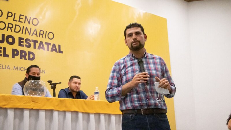 El diputado local por el PRD, Octavio Ocampo, durante una sesión plenaria en el Congreso de Michoacán.