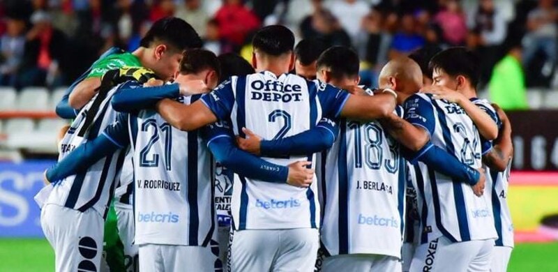 ¡Los Rayados celebran su victoria!