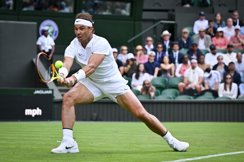 Nadal en acción en Wimbledon