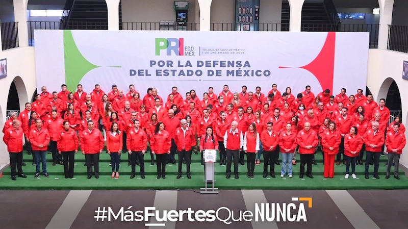 - Reunión de priistas en Toluca