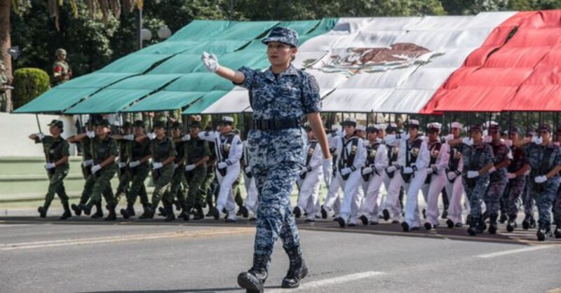 Desfile militar en México