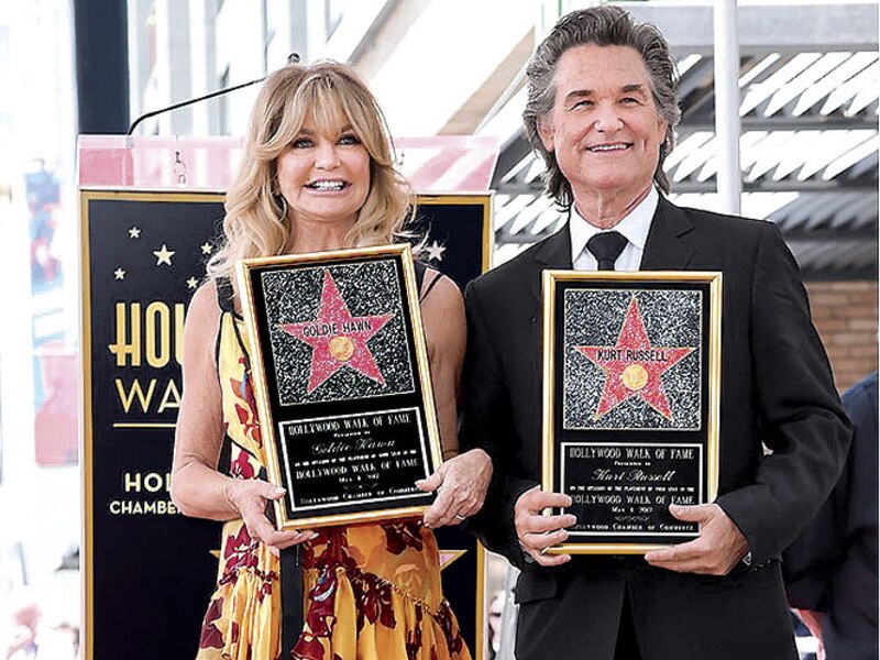 Goldie Hawn y Kurt Russell reciben estrellas en el Paseo de la Fama de Hollywood