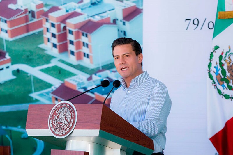 El presidente Enrique Peña Nieto da un discurso durante la inauguración de un nuevo campus de la Universidad Autónoma de México (UNAM) en el Estado de México.