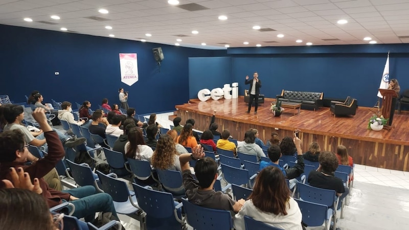 Conferencia sobre el cambio climático en la Universidad de Atenas